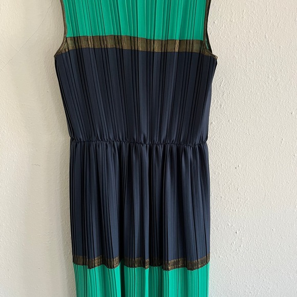 BCBGMAXAZRIA Whinnie Kelly Green Colorblock Pleated Maxi Dress - Picture 6 of 8